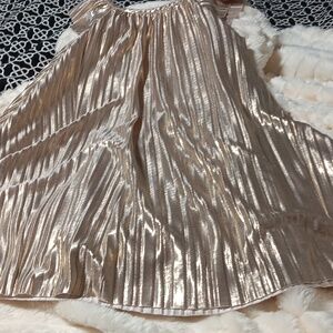 Elegant Metallic Pleated Skirt